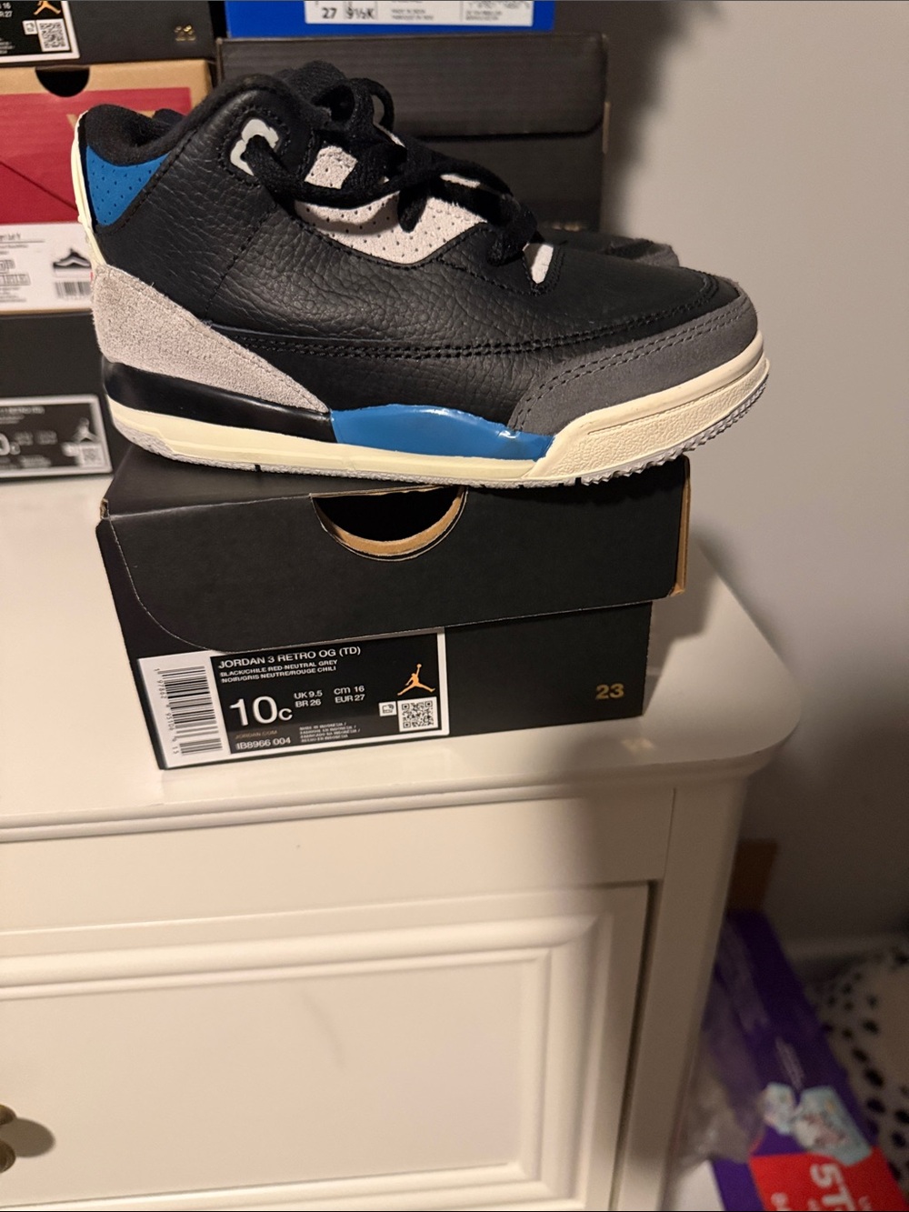 Kids Jordan 3 Retro Basketball Sneakers in Black, Gray & Blue